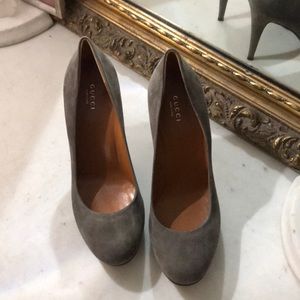 Gucci 9.5 Suede Pumps